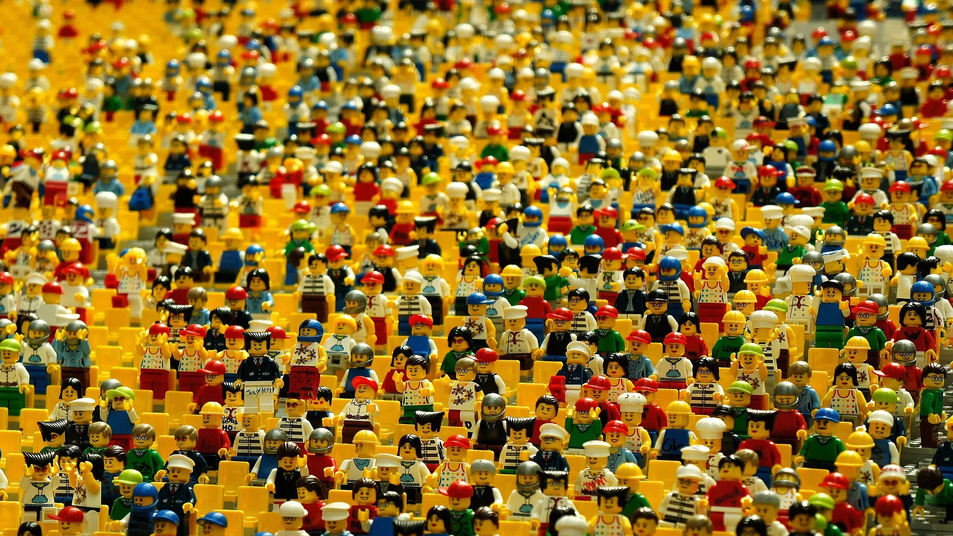 Quelle: Eak K./Pixabay große Menge bunter Lego-Figuren