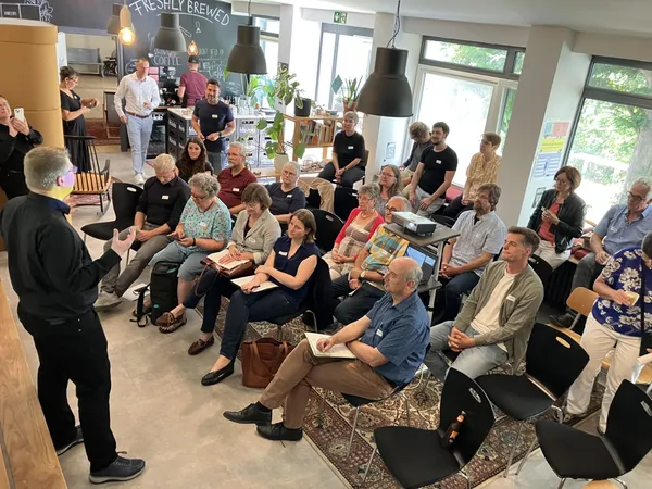 Der zweite Innovation-Pitch der Evangelischen Landeskirche in Baden hat im Sommer 2025 im Kairos13 in Karlsruhe stattgefunden.