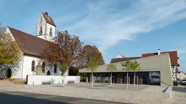 Quelle: Architektur + Foto: Erny, Rust Blick von außen auf das neu errichtete Gemeindehaus in Weisweil