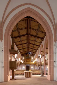 Quelle: Architektur: STKA, Freiburg, Kunst: Kaltenmark, Tettnang, Foto: Lehmann, St. Märgen