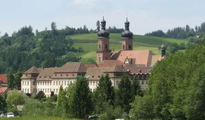 Quelle: Geistliches Zentrum St. Peter Blick auf die Kirche mit Kloster in St. Peter
